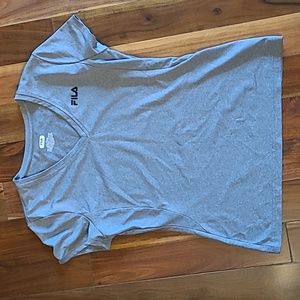 🎁2/$25 Fila Sport tshirt